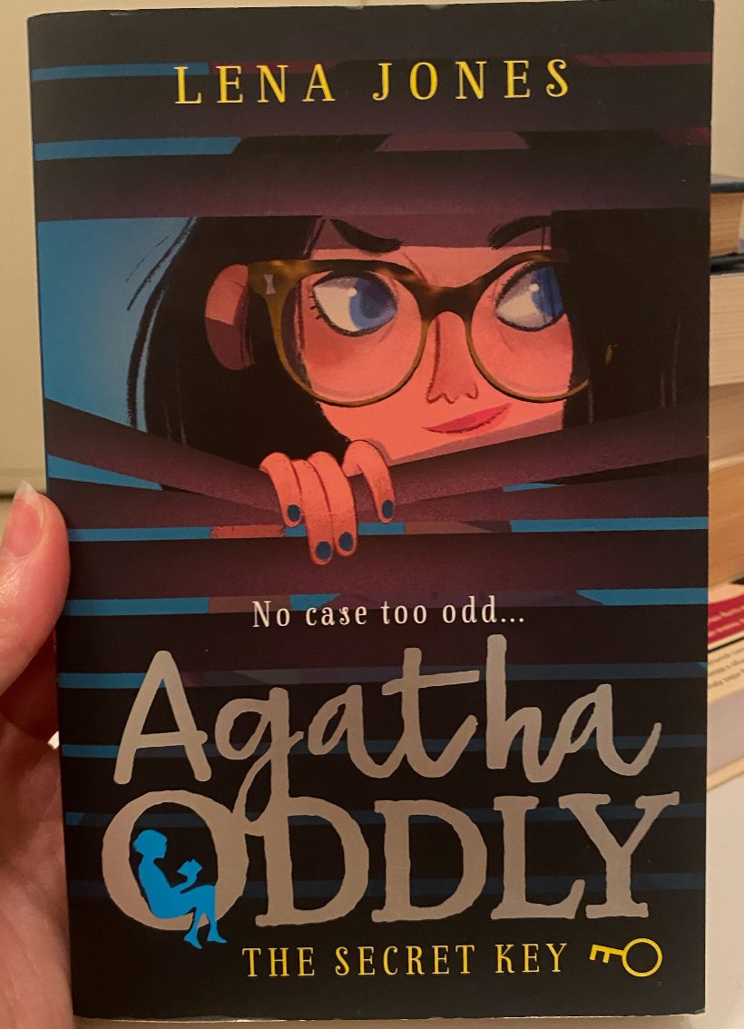 Обложка книги Agatha Oddly: The Secret Key